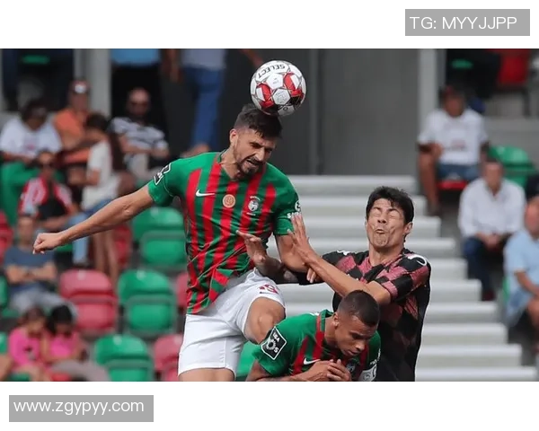 里尔与斯特拉斯对决分析哪支球队实力更强劲及近期表现评估